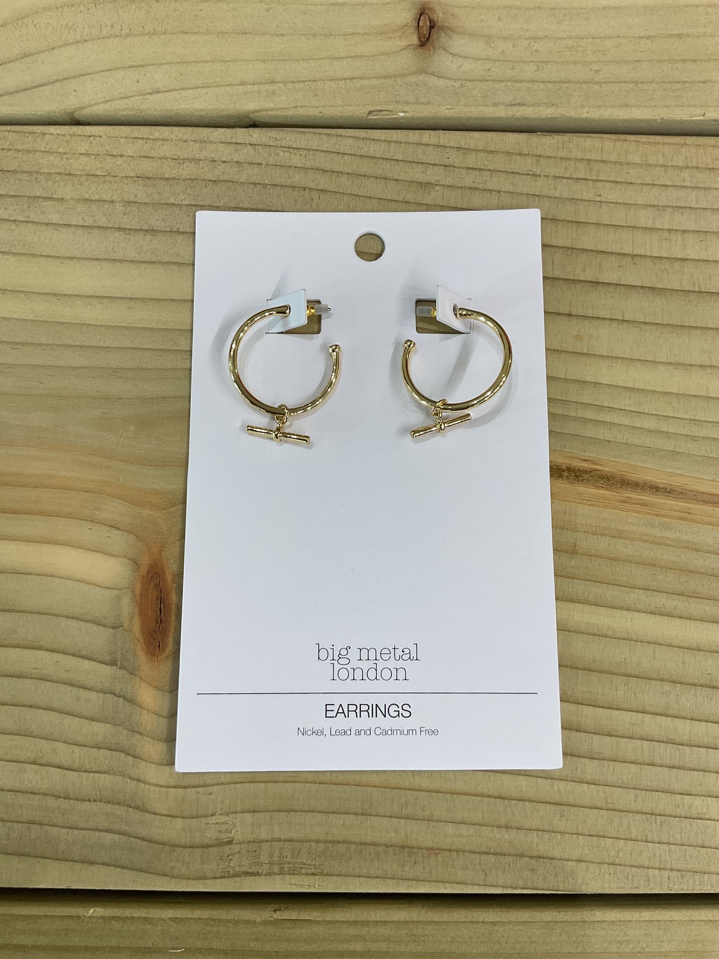 Gold t-bar hoops