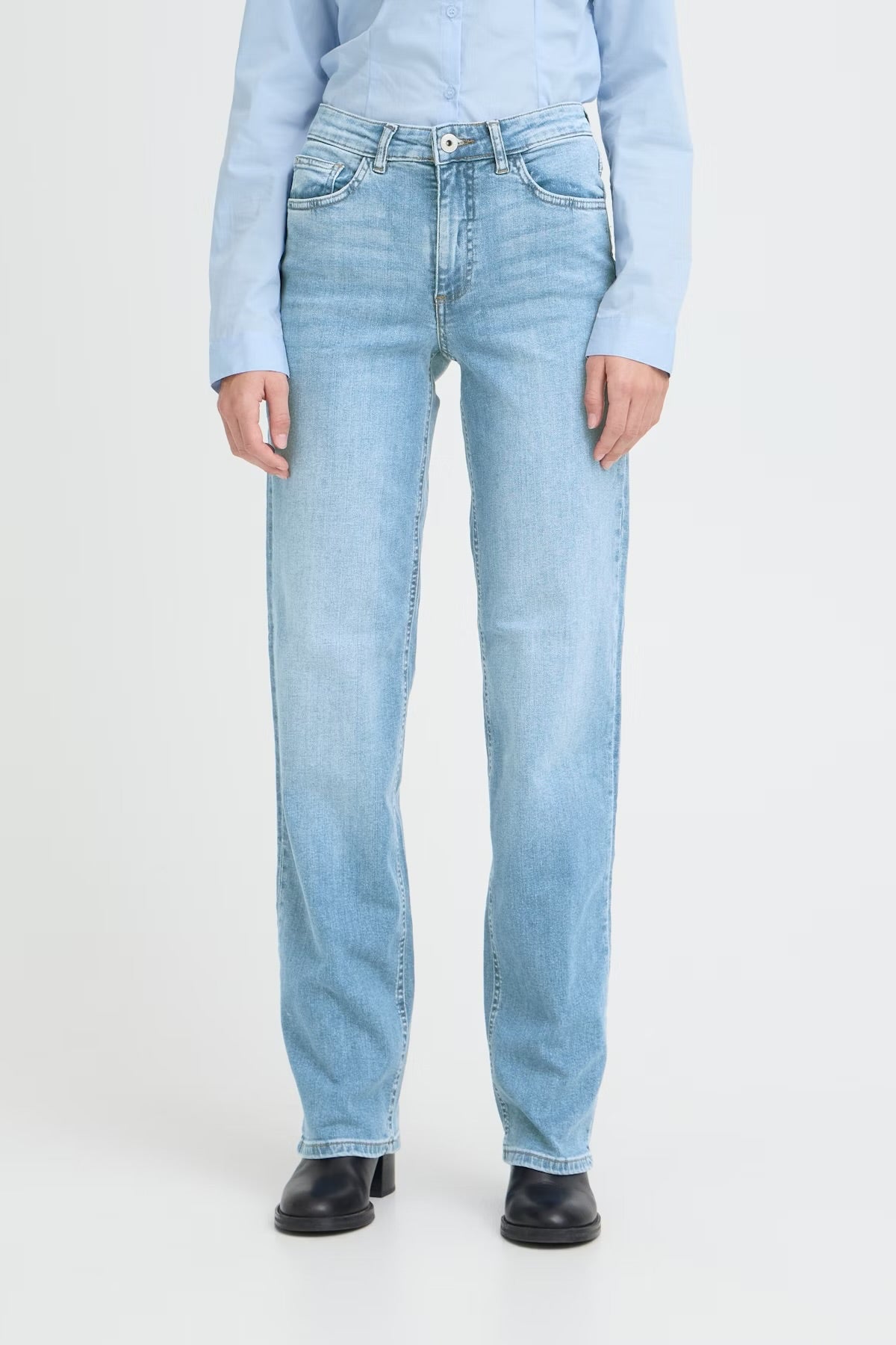 TWIGGY STRAIGHT LEG JEANS - Light Blue Denim