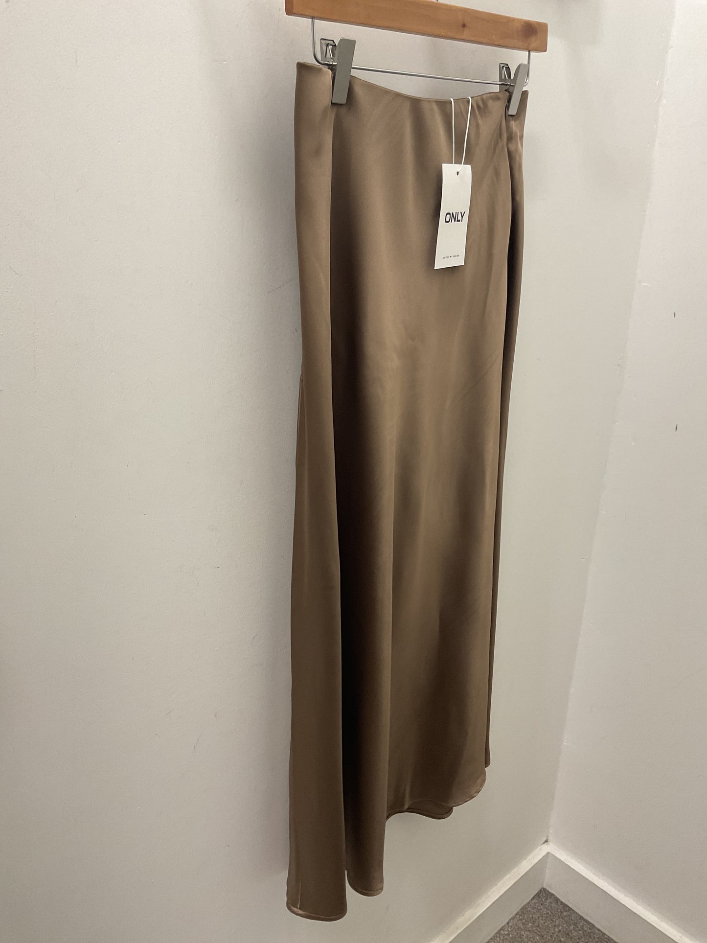 ELMA MIDI SATIN SKIRT - Walnut