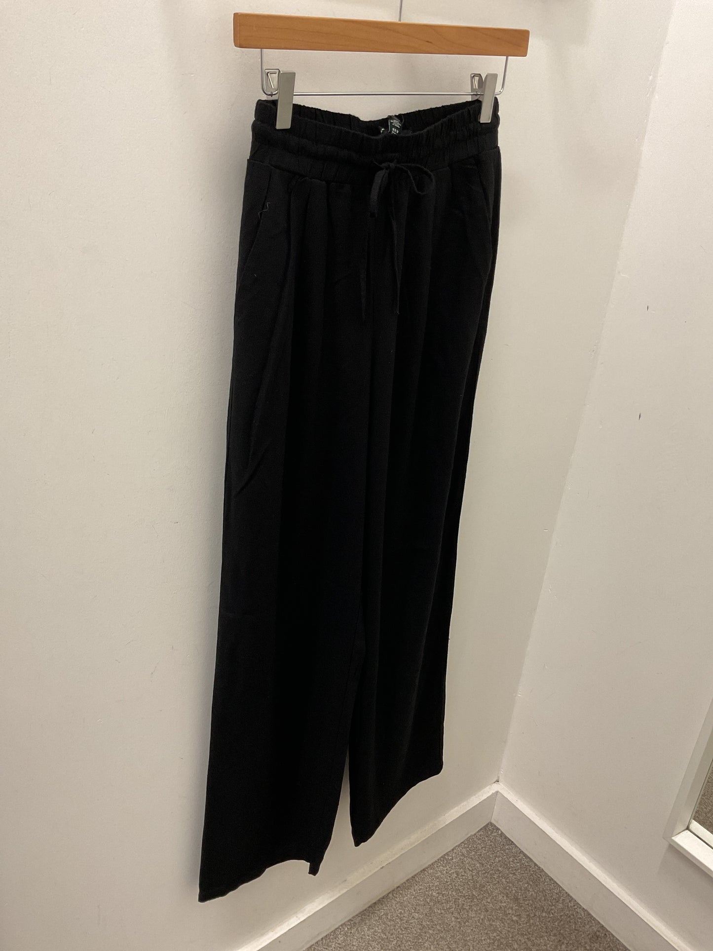 JESMILO WIDE LINEN PANTS - Black