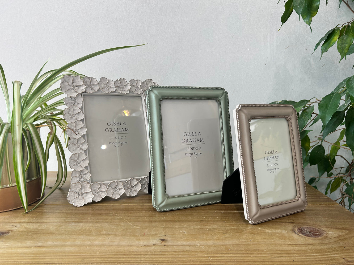 Photo frames and wall art
