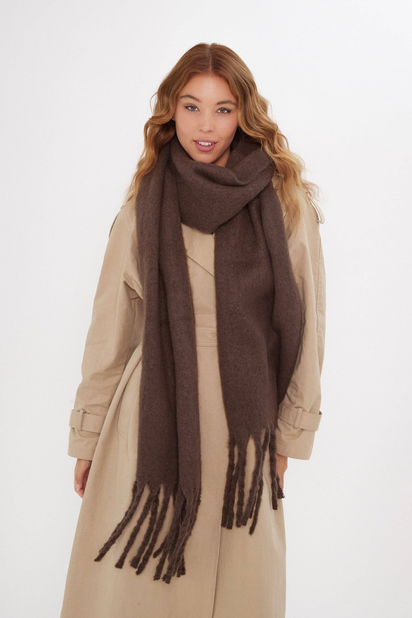 Oversized Chunky Blanket Scarf in Brown: Brown