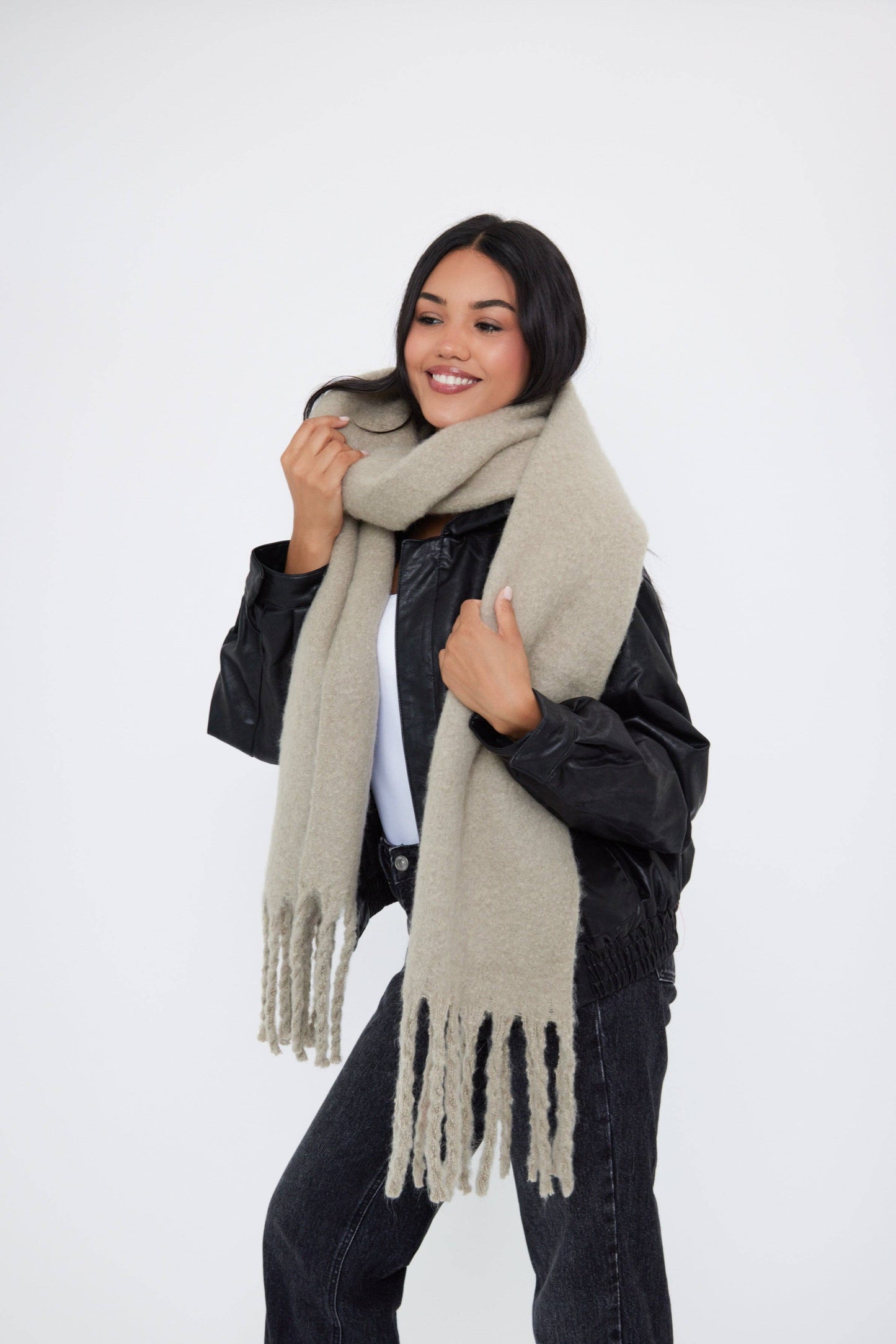 Women's Oversized Chunky Blanket Scarf in Grey Beige: Sustained Grey
