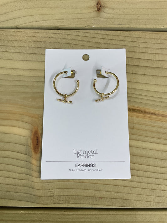 Gold t-bar hoops