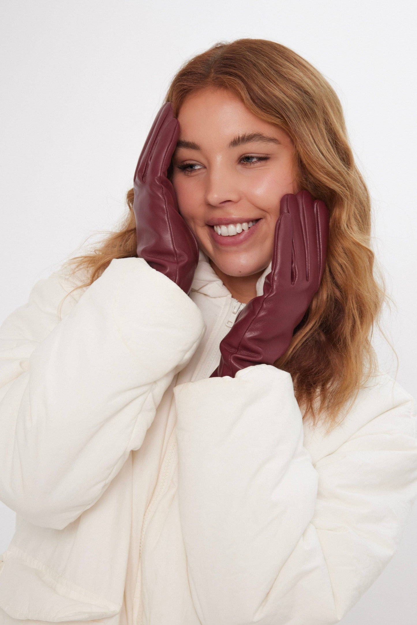 Leather Look Touch Screen Gloves in Red: Red