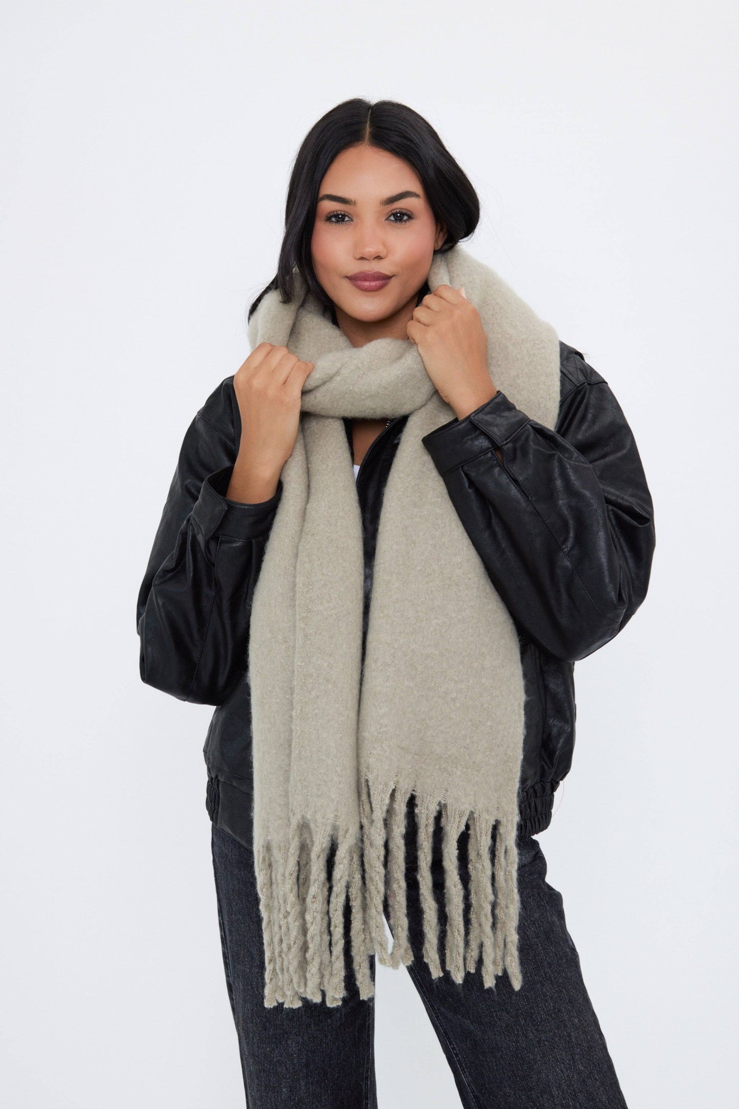 Women's Oversized Chunky Blanket Scarf in Grey Beige: Sustained Grey