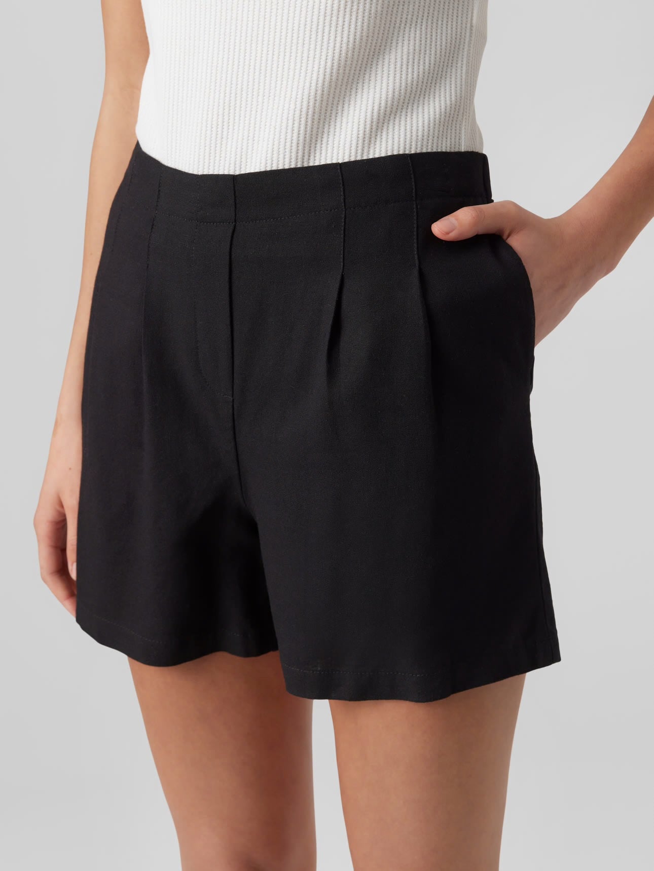 JESMILO HW SHORTS - Black