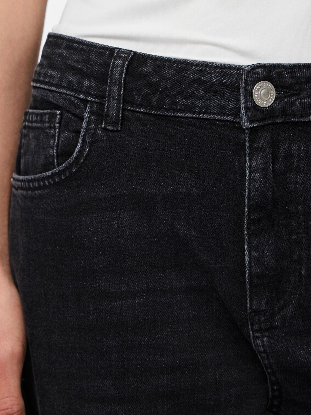 SILKE MW WIDE JEANS - Black Denim
