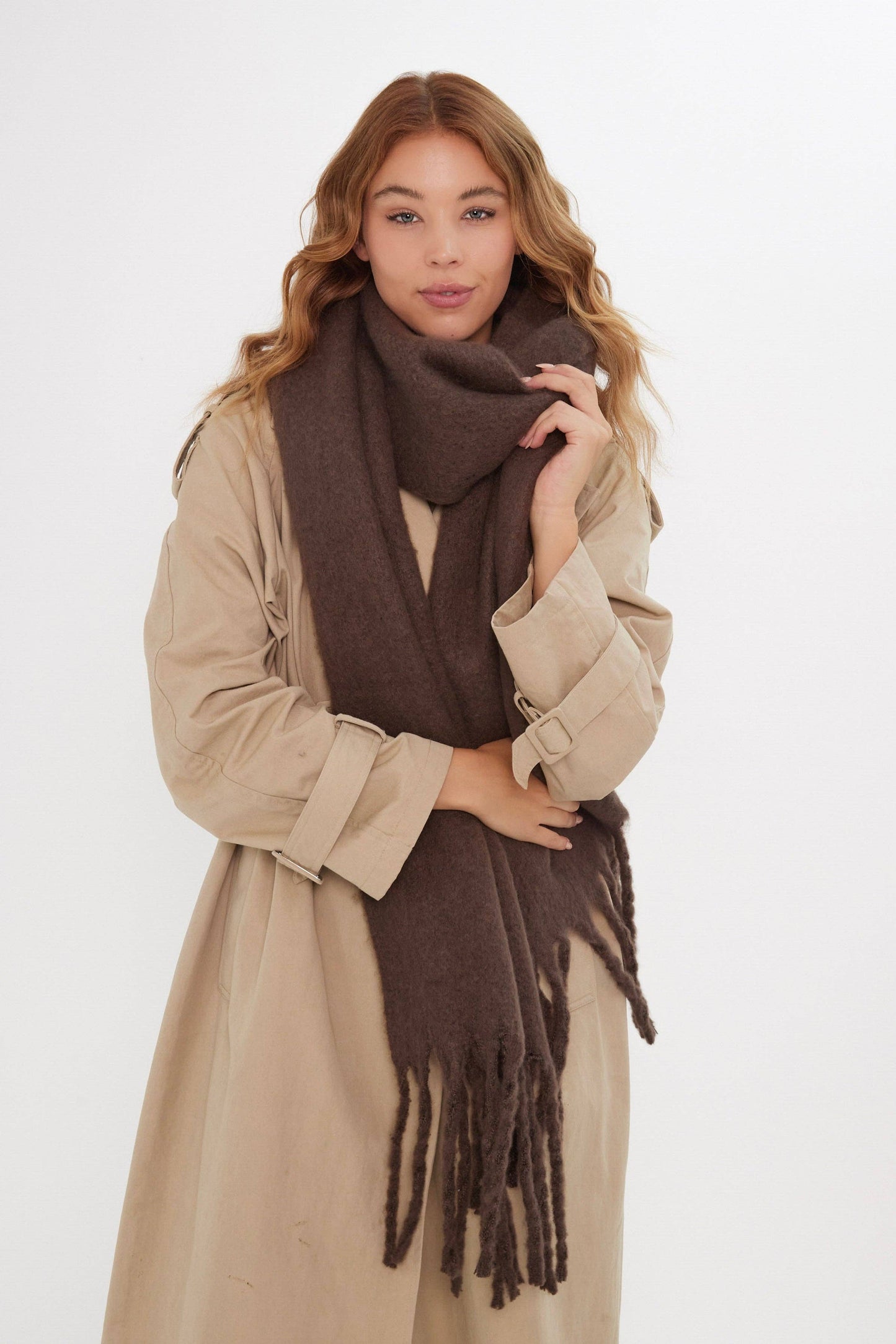 Oversized Chunky Blanket Scarf in Brown: Brown