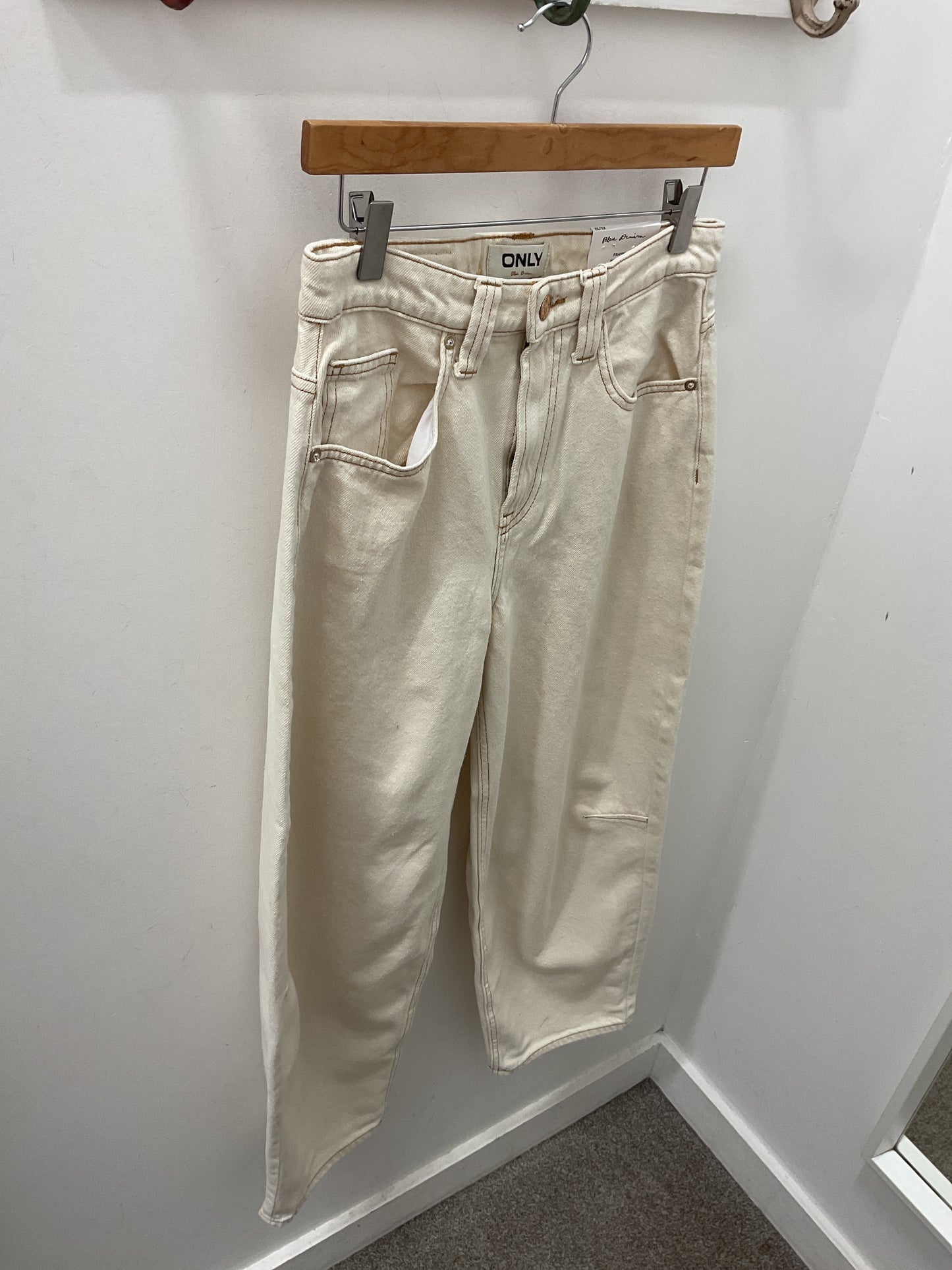 FRANKIE HW CROP BARREL JEANS - Ecru