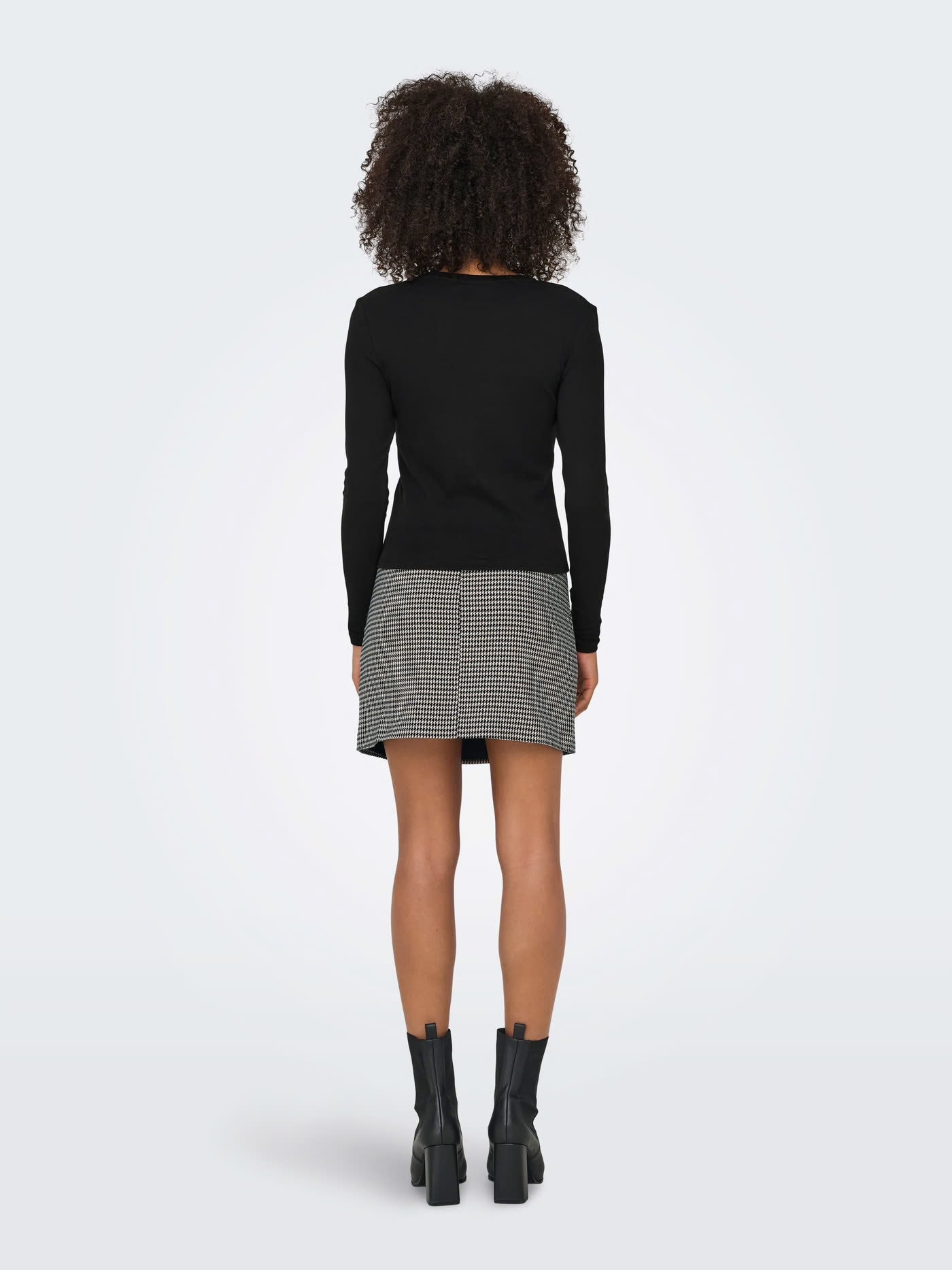 RILEY O-NECK L/S TOP JRS - Black