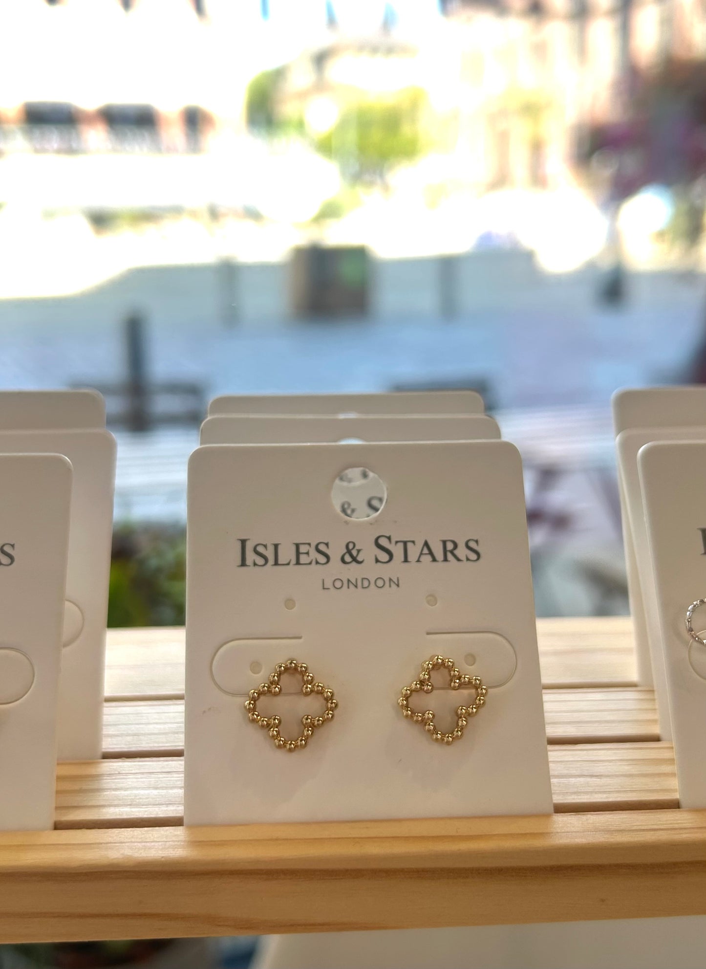 Clover Outline Stud - Gold
