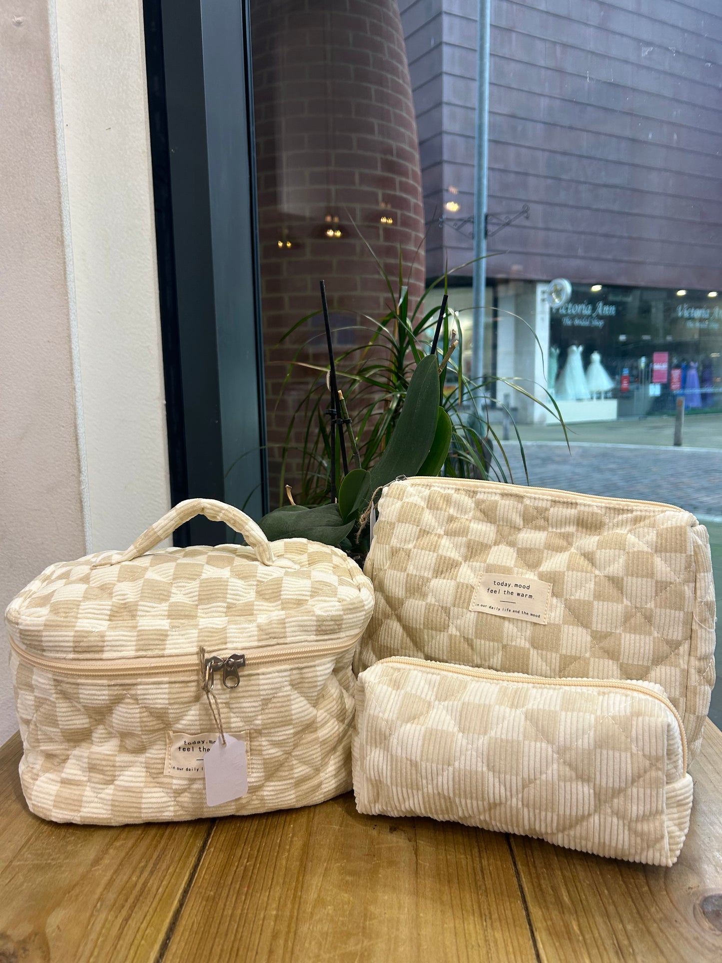 Cream Check Wash Bag - Large