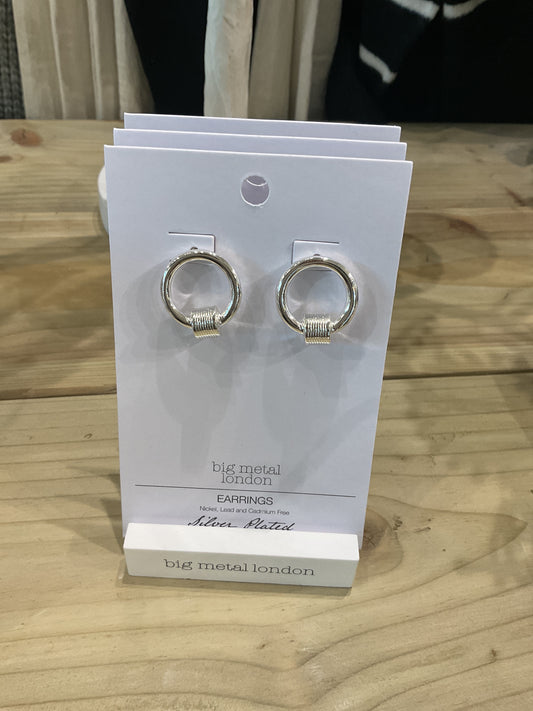 Chic Circle Earrings - Silver