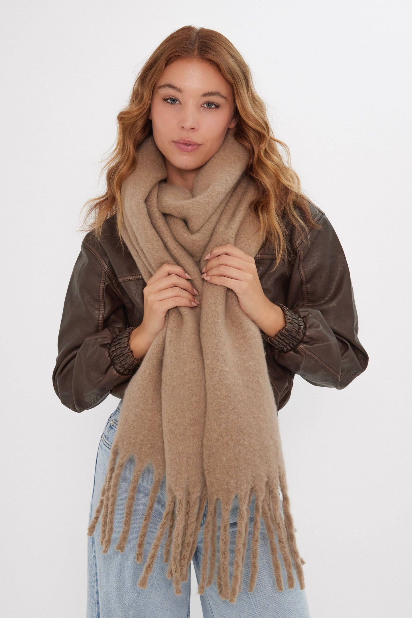 Oversized Chunky Blanket Scarf in Light Brown: Light Brown