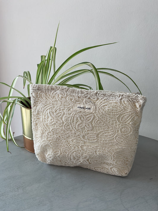 Lace Make-Up Bag - Cream