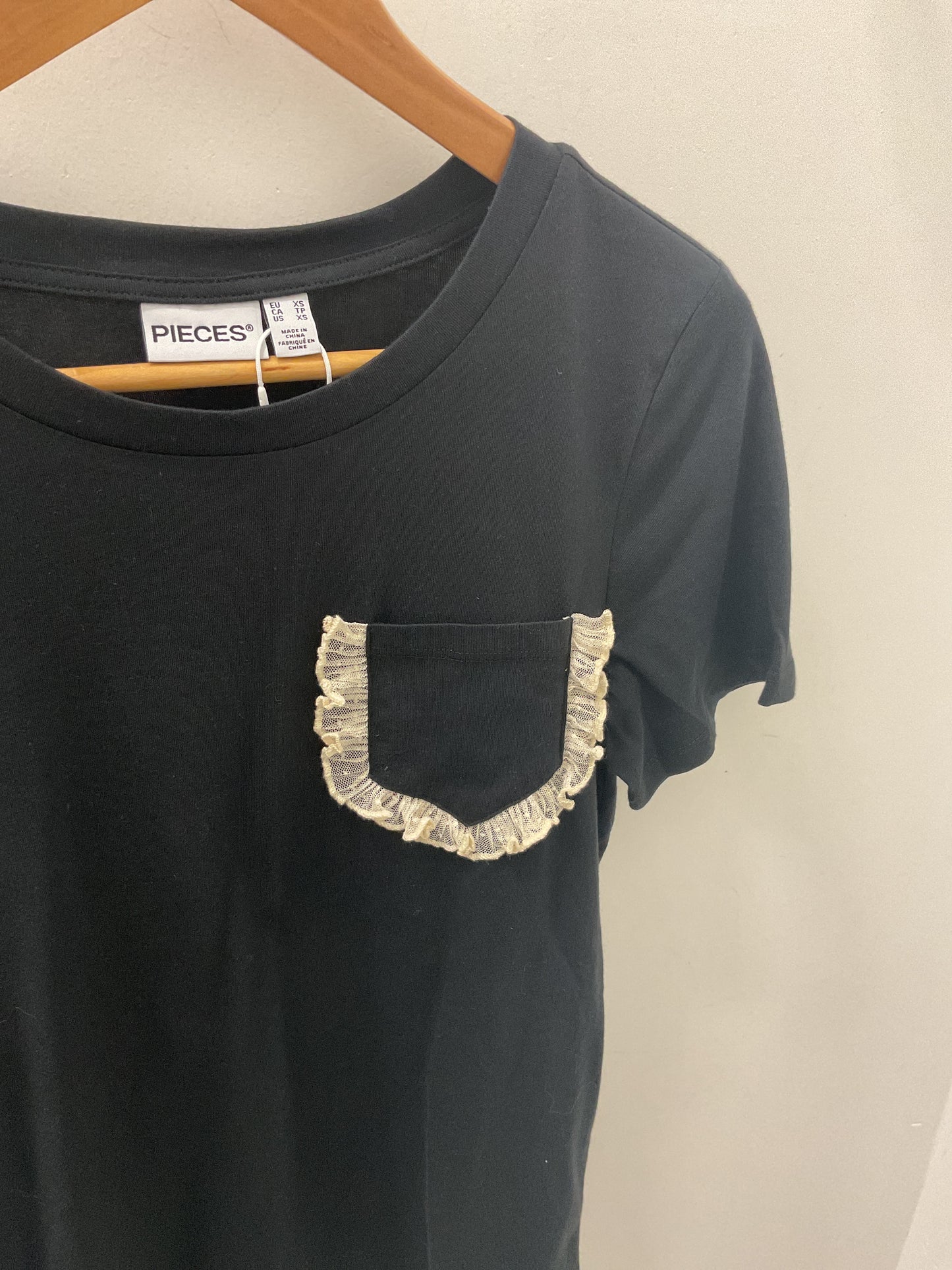 BACE T.Shirt - Black/White Lace