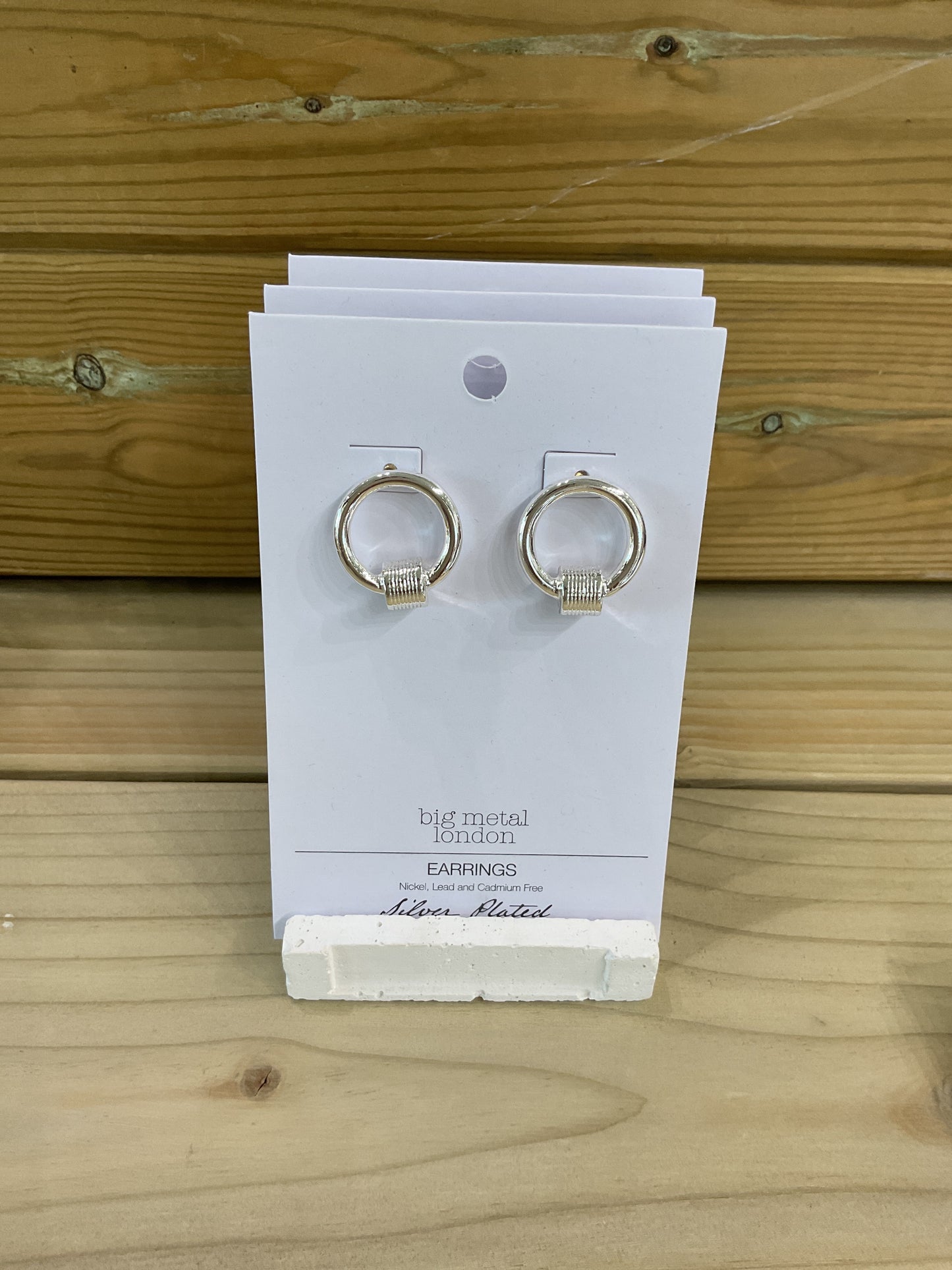 Chic Circle Earrings - Silver