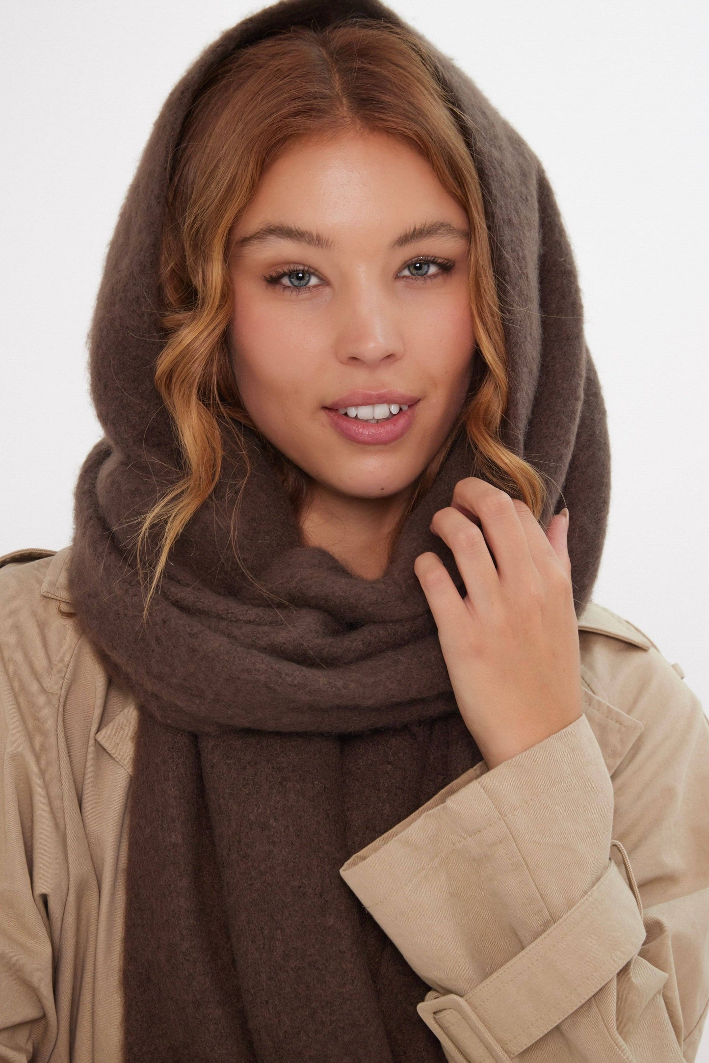 Oversized Chunky Blanket Scarf in Brown: Brown
