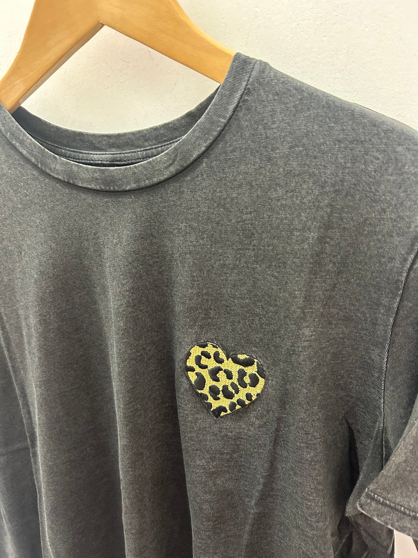 LUCY LIFE S/S EMB TOP - Black Leo