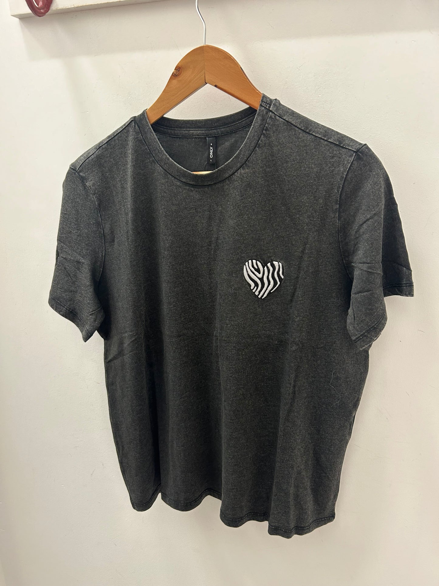 LUCY LIFE S/S EMB TOP - Black Zebra