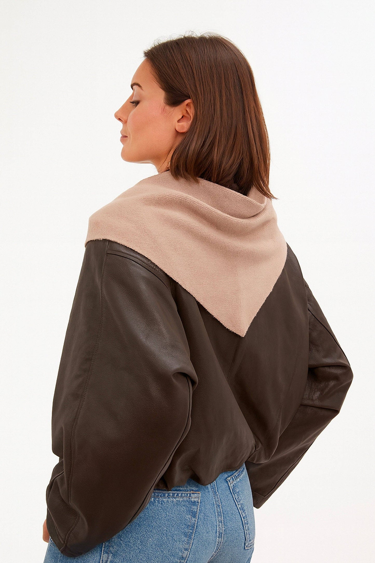 Knitted Triangle Scarf in Light Brown: Light Brown