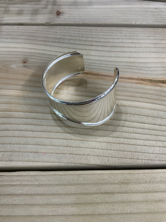 Cara Organic Shape Bracelet - Silver