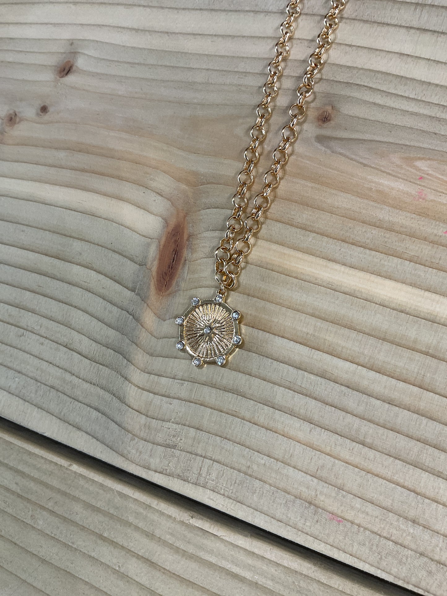 Etoile charm gold necklace
