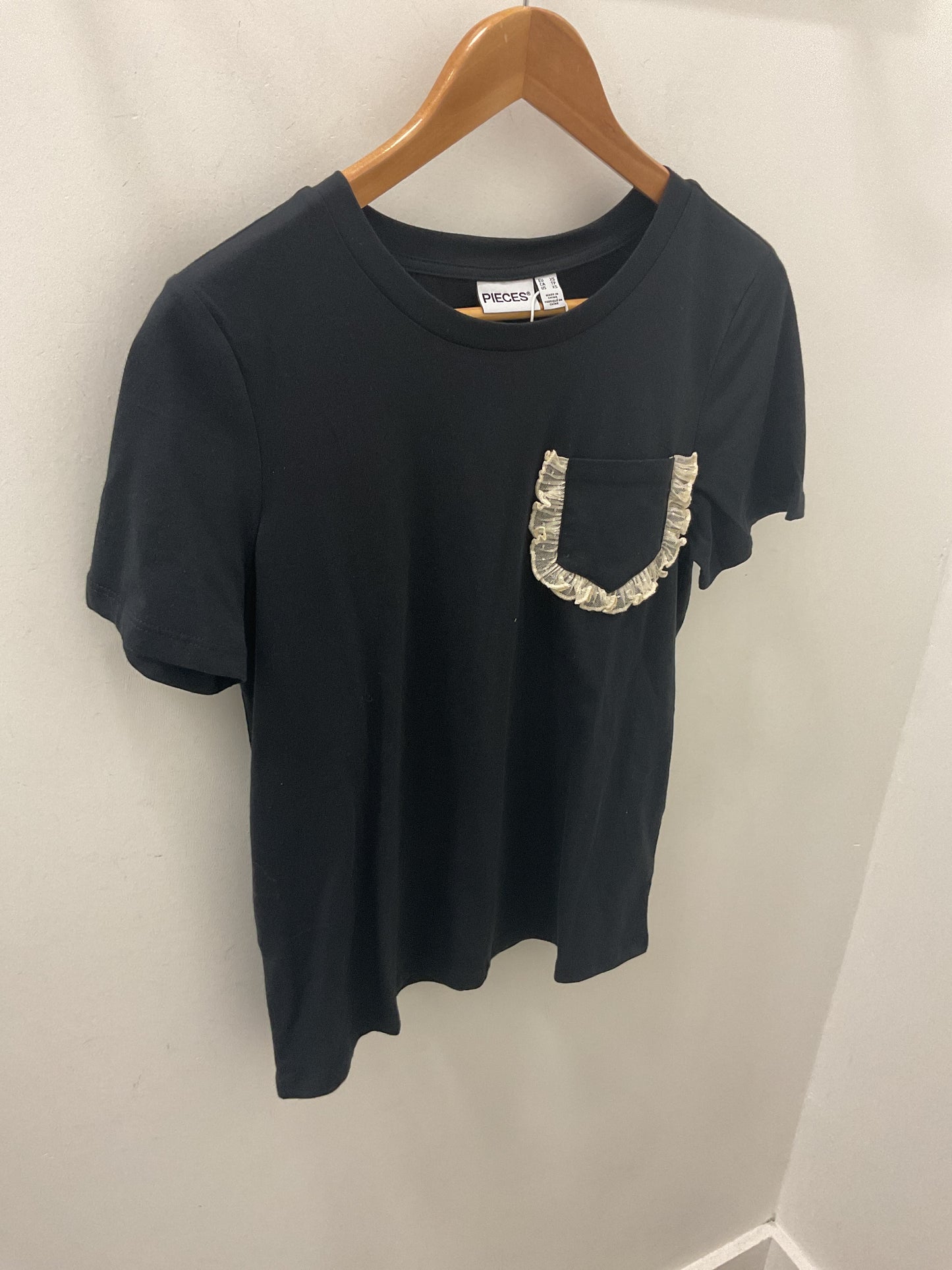 BACE T.Shirt - Black/White Lace