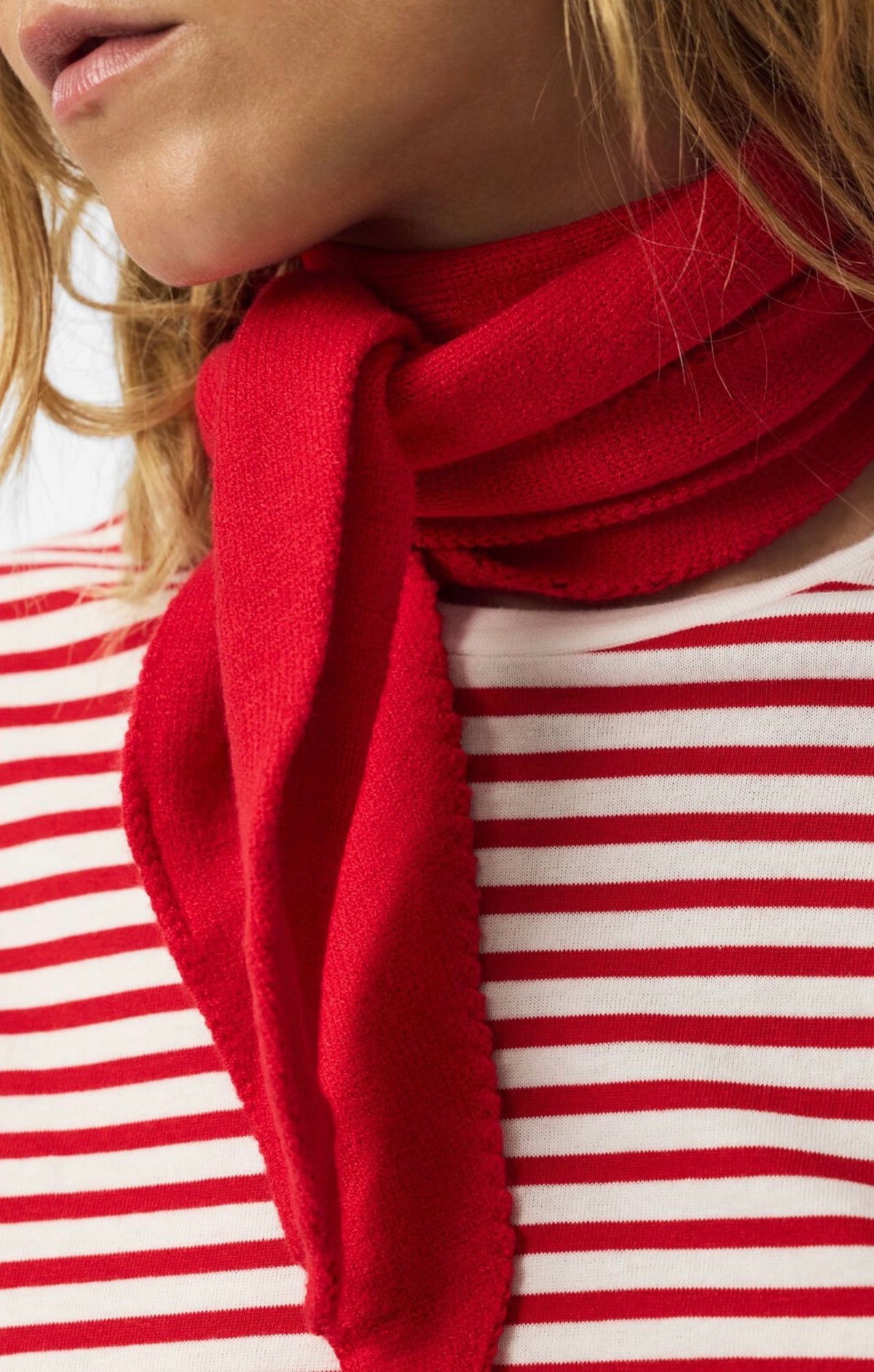 KOMMA TRIANGLE SCARF - Red