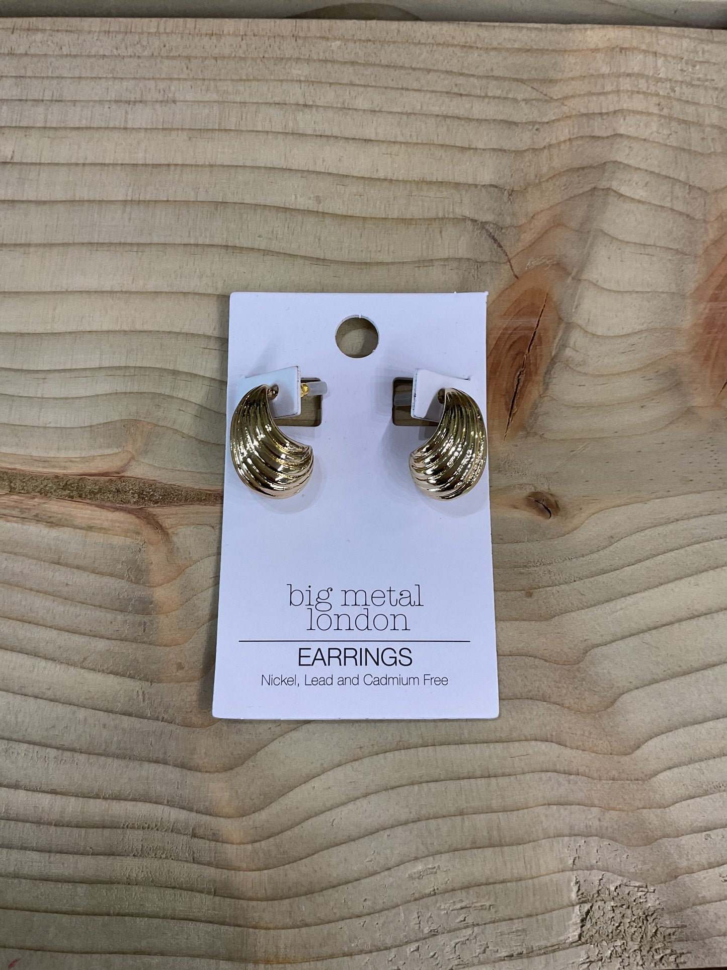 Gold Ribbed Drop Earrings