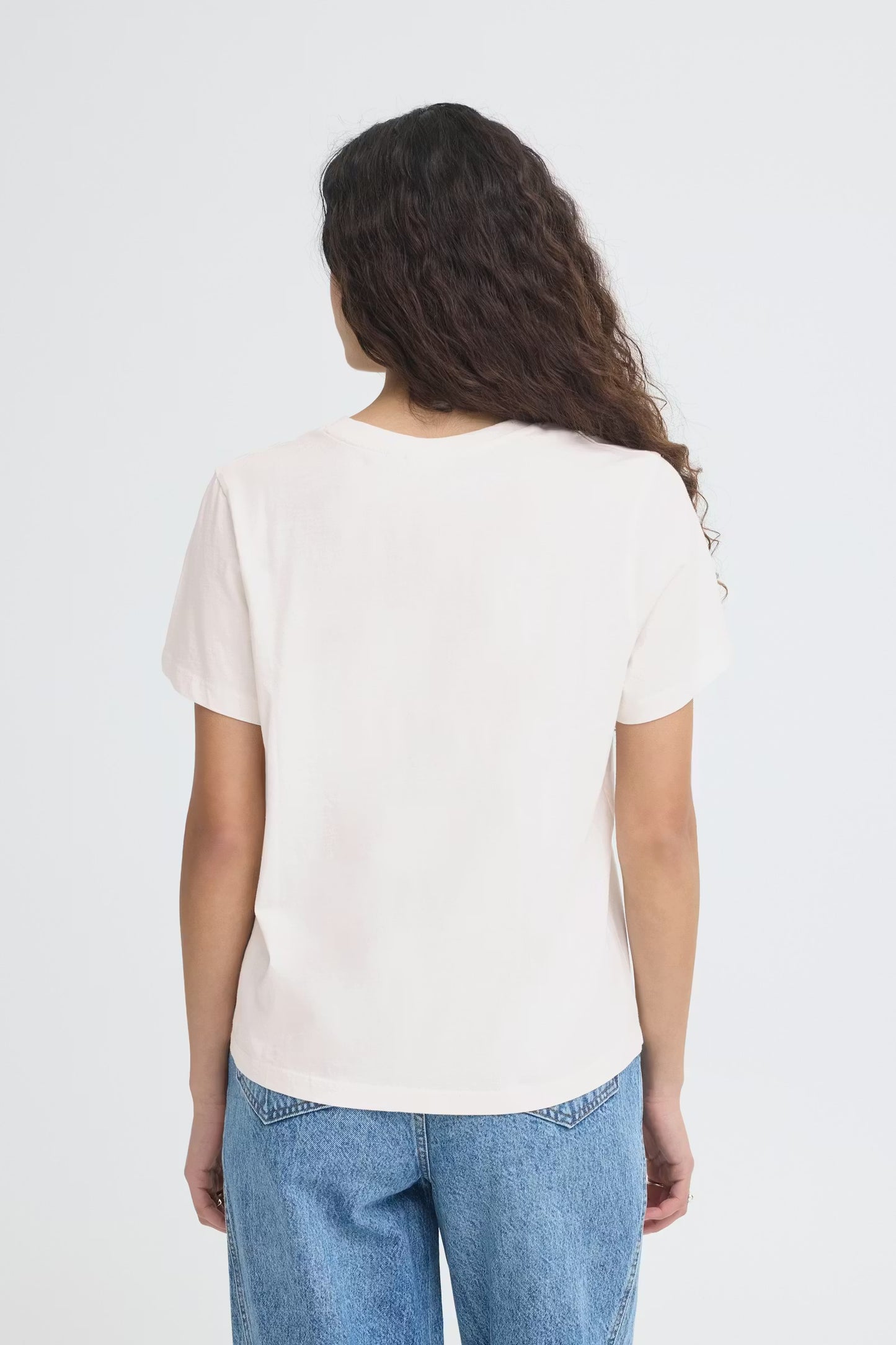IHNOVOLA EMBROIDERED TEE - Cloud Dancer / Blue