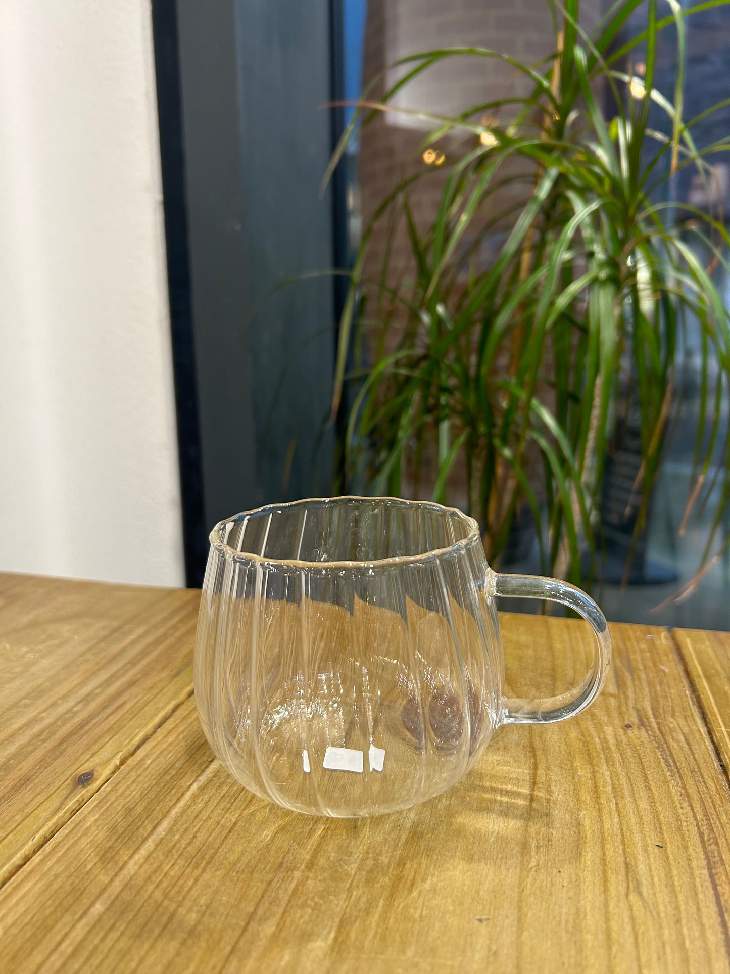 Curved Glass Mug