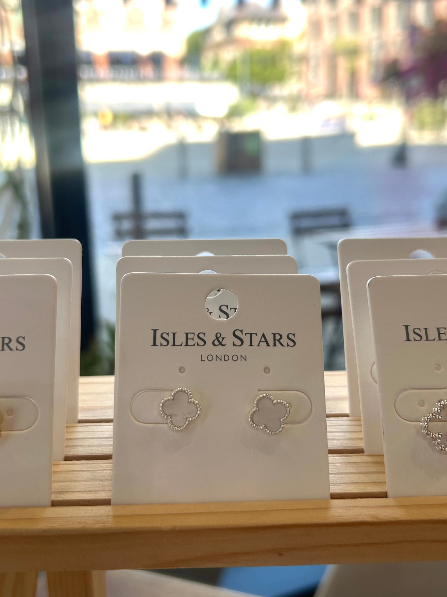 Small Clover Stud - White w/ Silver