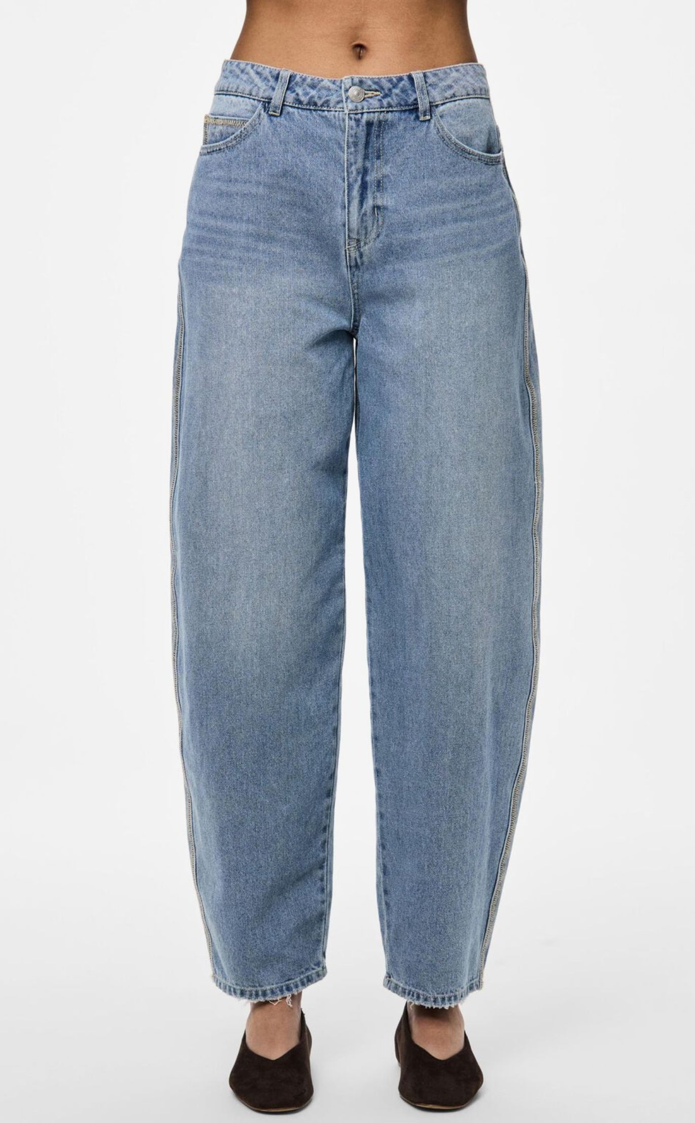 SISSEL HW BARREL DENIM JEANS - Medium Blue Denim
