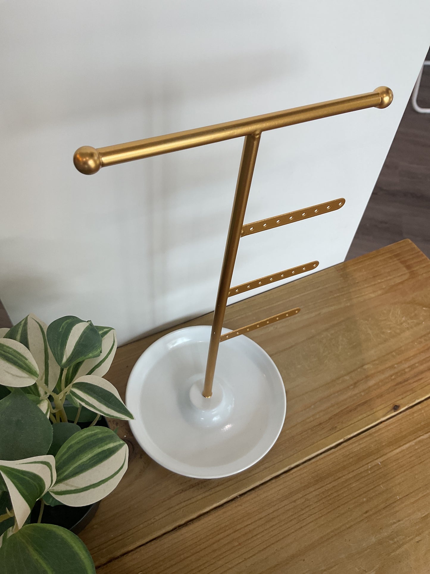 T.Bar Jewellery Stand With Dish - Gold & White