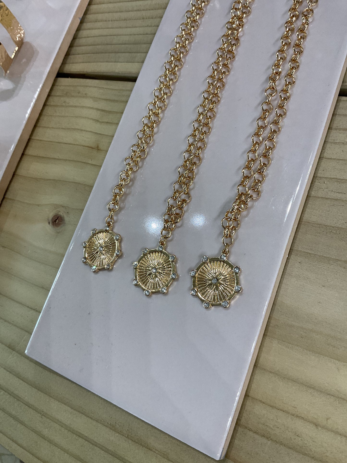 Etoile charm gold necklace