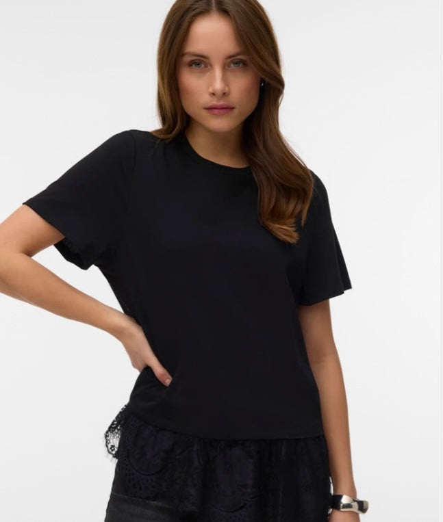 BRIT SS O-NECK LACE T.SHIRT - Black