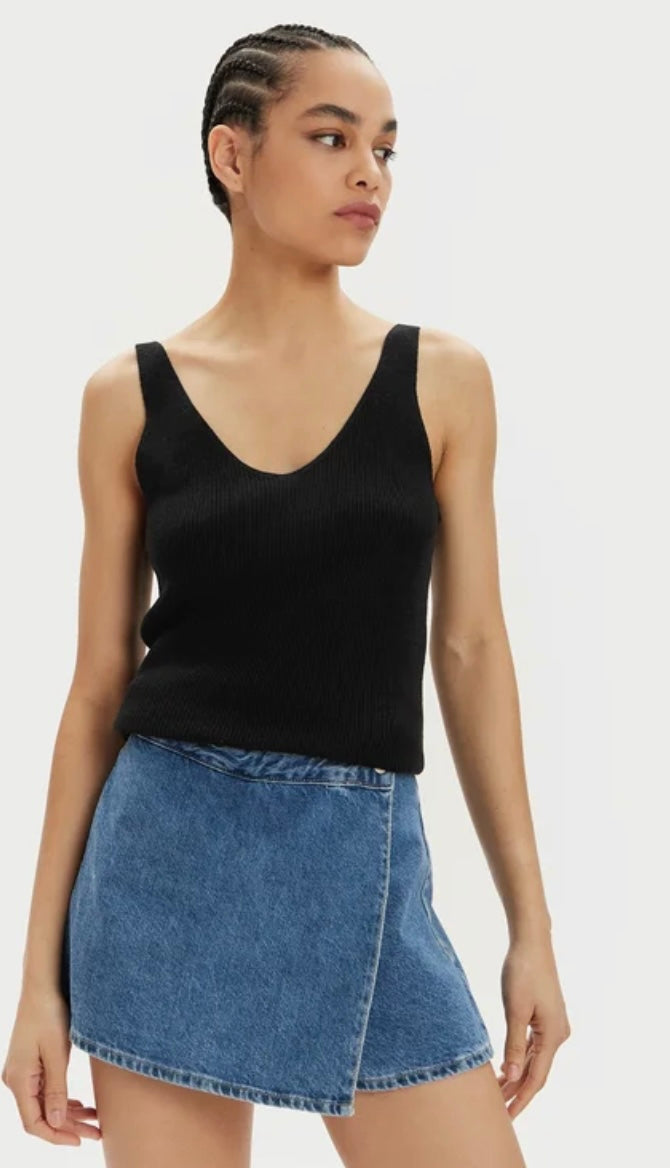 NEWLEX Top - Black
