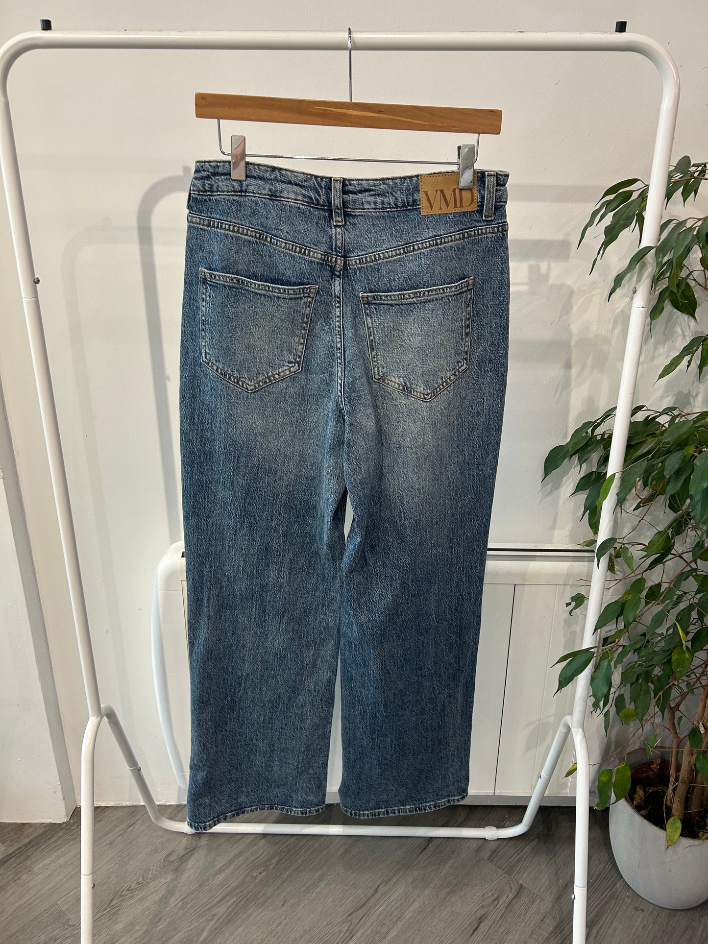 TESSA HR WIDE CROSS DENIM JEANS - Medium Denim Blue