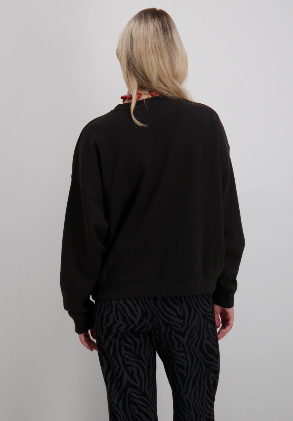 KELICIA SWEATER - Black / Silver ‘AMOUR’
