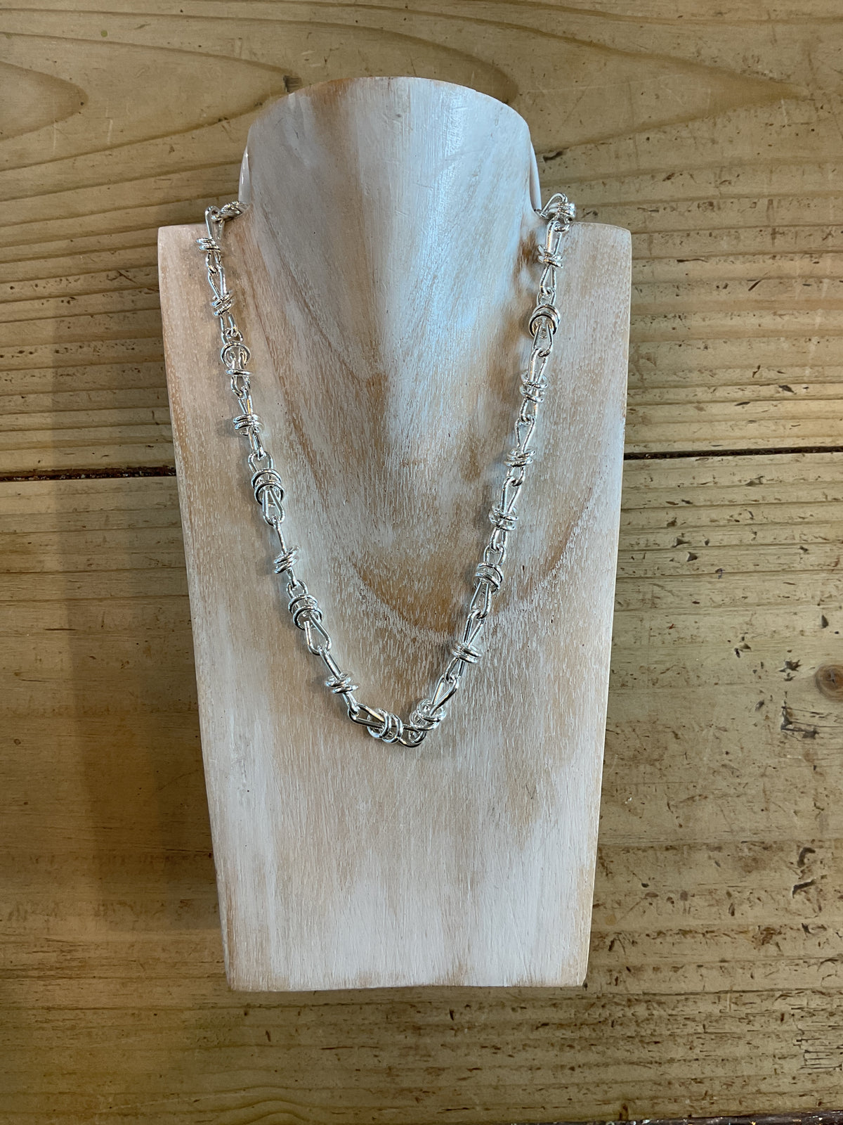 Isles and Stars- Knot Chain Necklace
