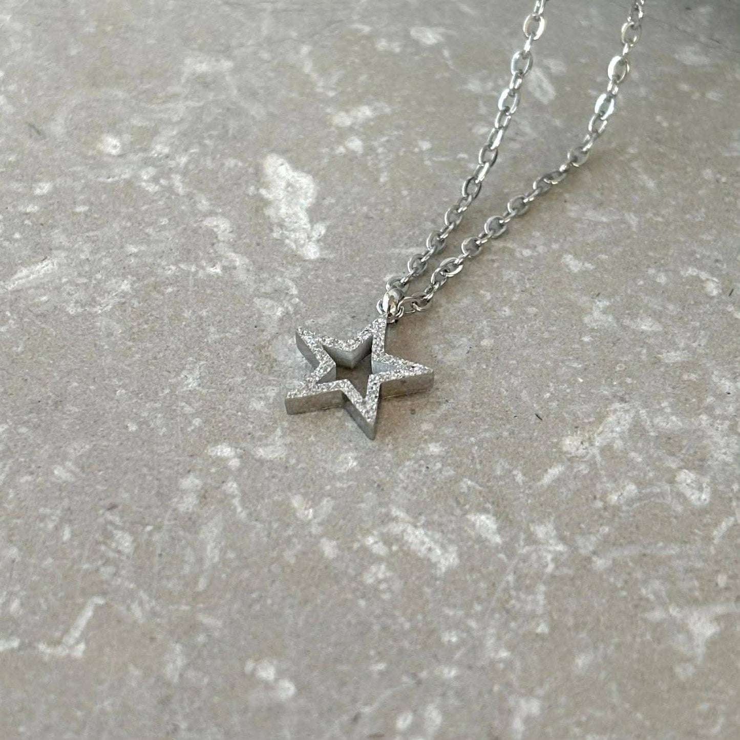Tarnish Resistant Shimmer Star Necklace: Silver