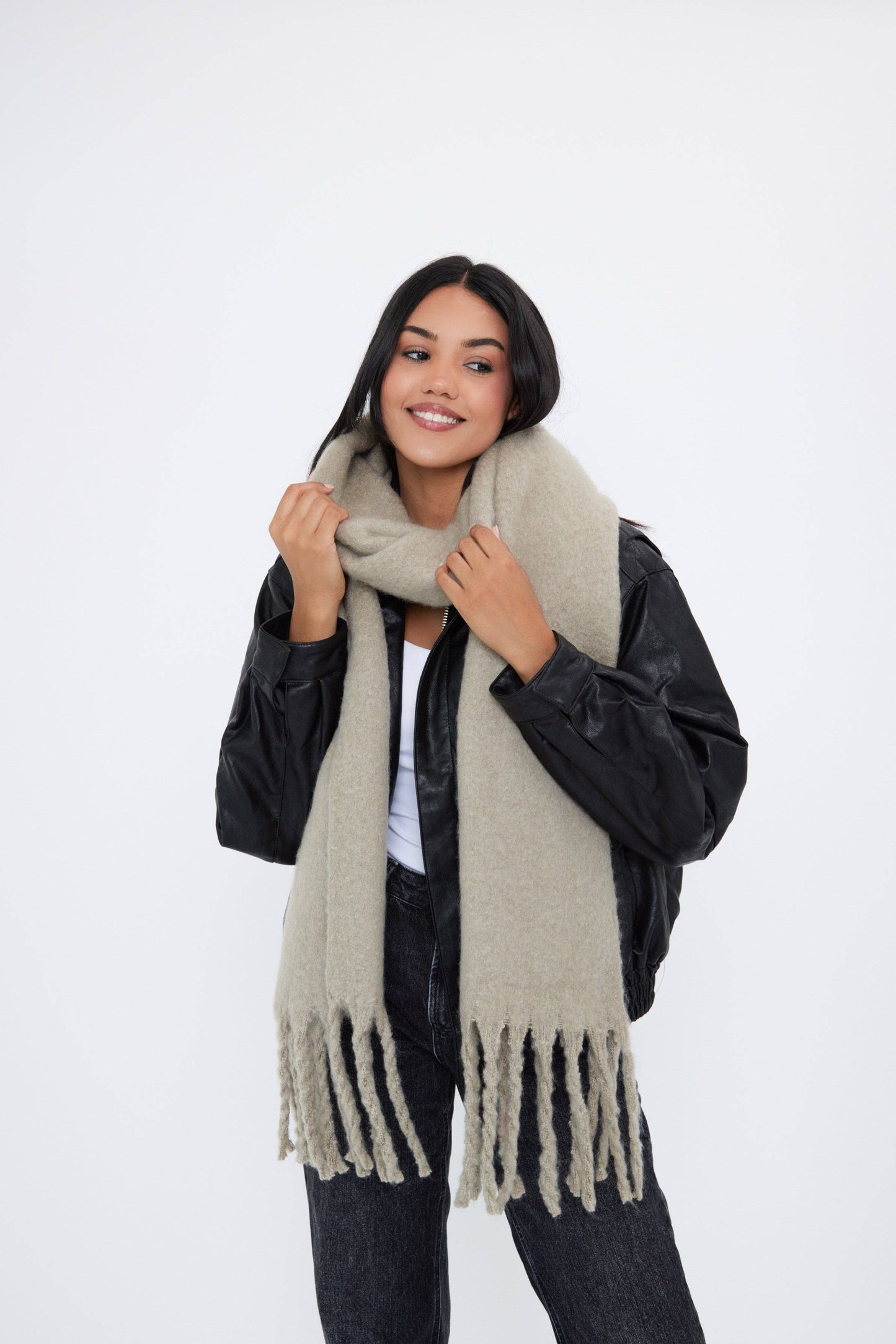 Women's Oversized Chunky Blanket Scarf in Grey Beige: Sustained Grey